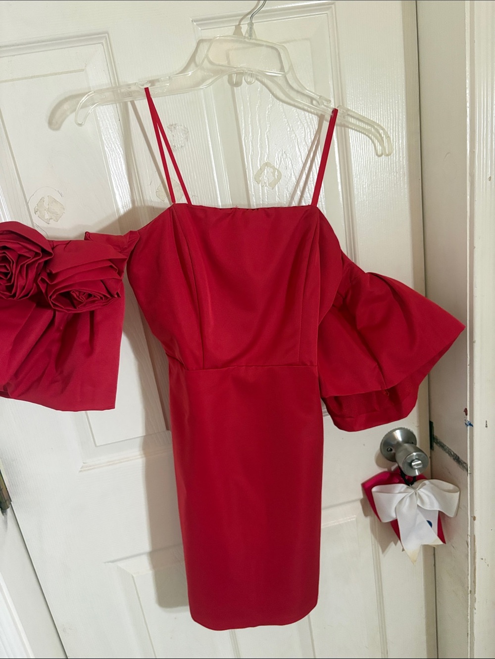 DO+BE Red One-Shoulder Floral Sleeve Cocktail Dress